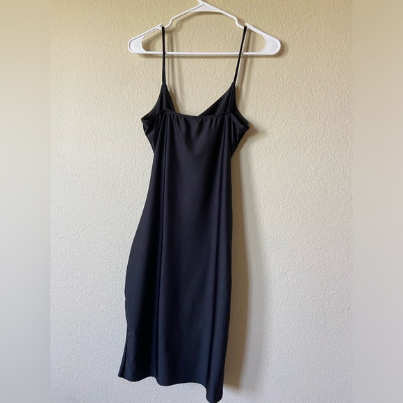 Windsor medium black satin wrap cocktail dress - Picture 5 of 5